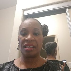 Meet your Posher, Henrietta